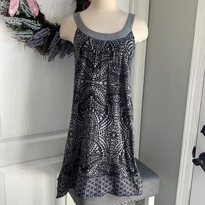 Athleta mixed pattern dress in charcoal gray & black Size Small
